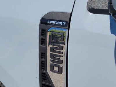2027 Ford F-250SD Lariat 4WD CREW CAB