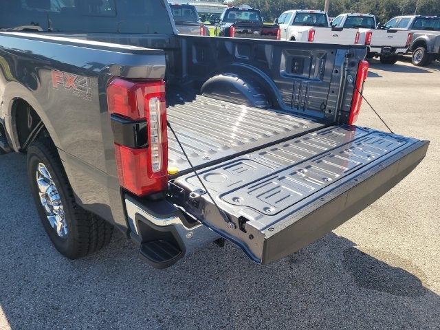 2027 Ford F-250SD Lariat 4WD CREW CAB