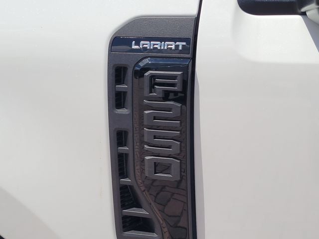 2026 Ford F-250SD Lariat 4WD CREW CAB