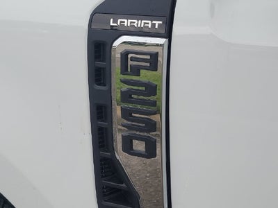 2027 Ford F-250SD Lariat 4WD CREW CAB