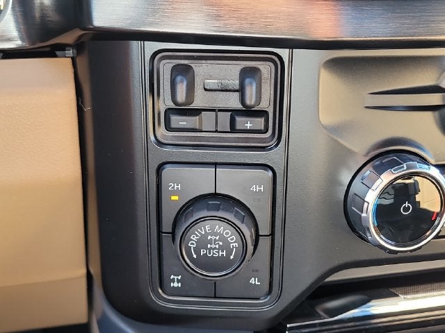 2027 Ford F-250SD Lariat 4WD CREW CAB