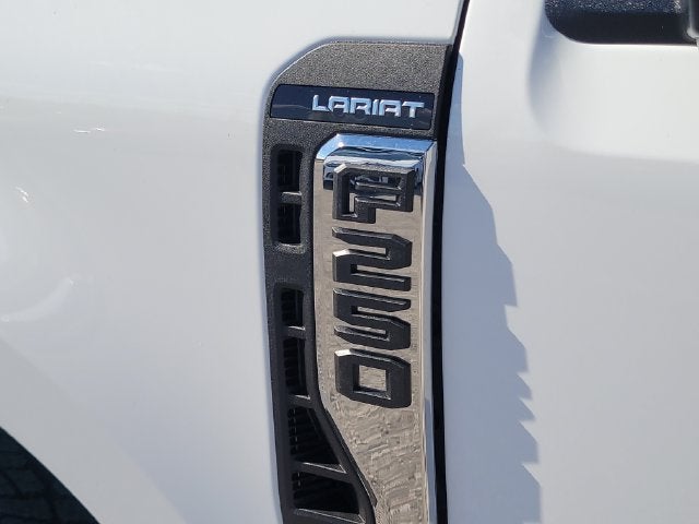2027 Ford F-250SD Lariat 4WD CREW CAB