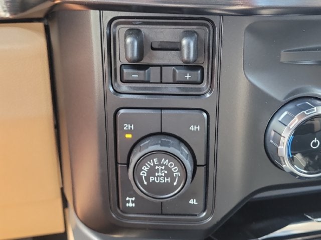 2027 Ford F-250SD Lariat 4WD CREW CAB