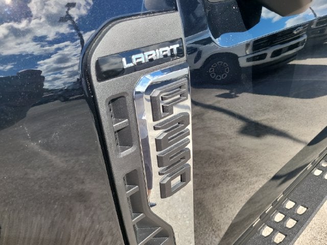 2027 Ford F-250SD Lariat 4WD CREW CAB