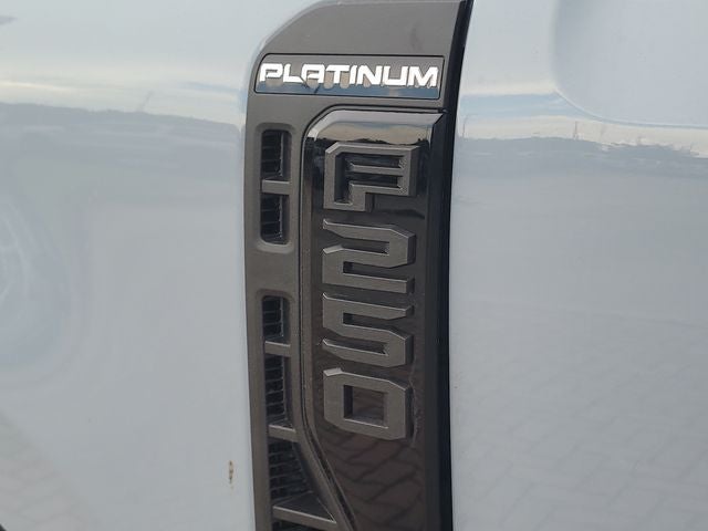 2026 Ford F-250SD Platinum 4WD CREW CAB