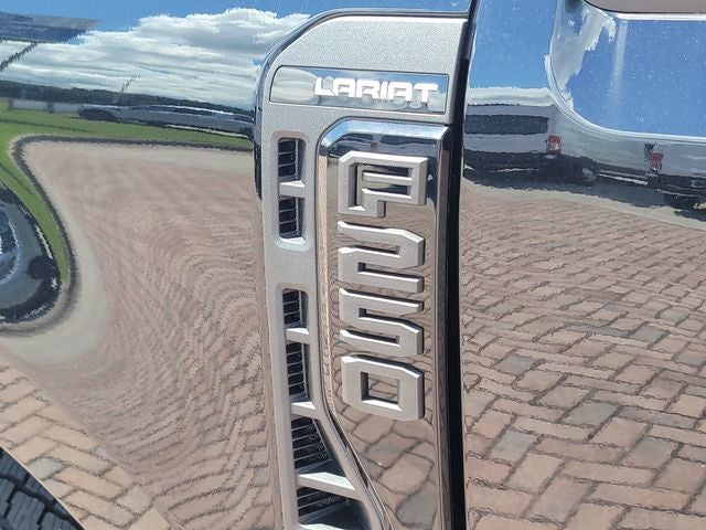 2026 Ford F-250SD Lariat 4WD CREW CAB