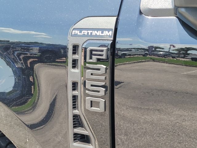 2026 Ford F-250SD Platinum 4WD CREW CAB