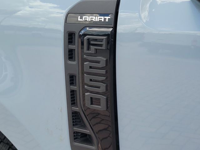 2026 Ford F-250SD Lariat 4WD CREW CAB