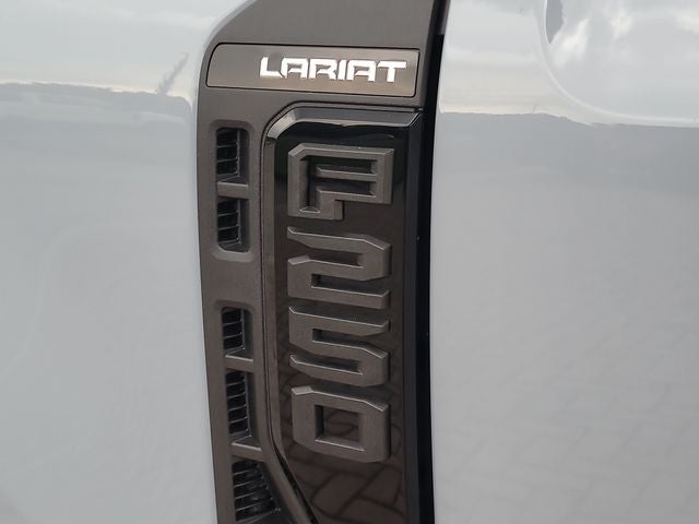 2026 Ford F-250SD Lariat 4WD CREW CAB