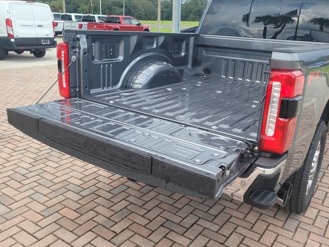2026 Ford F-250SD Lariat 4WD CREW CAB