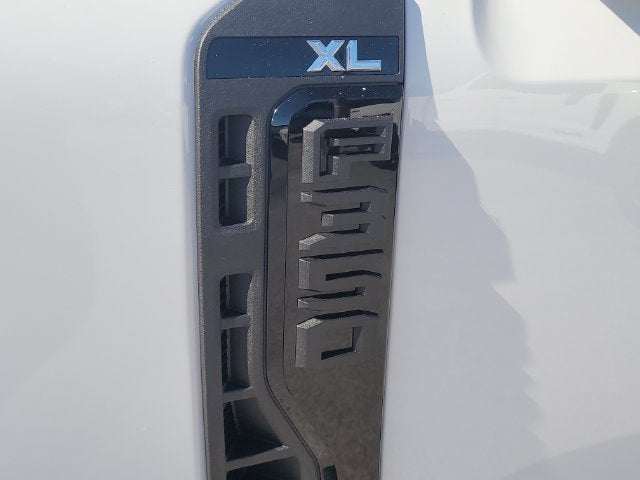 2027 Ford F-350SD XL 4WD CREW CAB