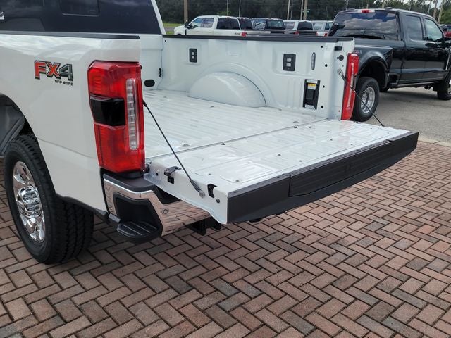2026 Ford F-350SD Lariat 4WD CREW CAB