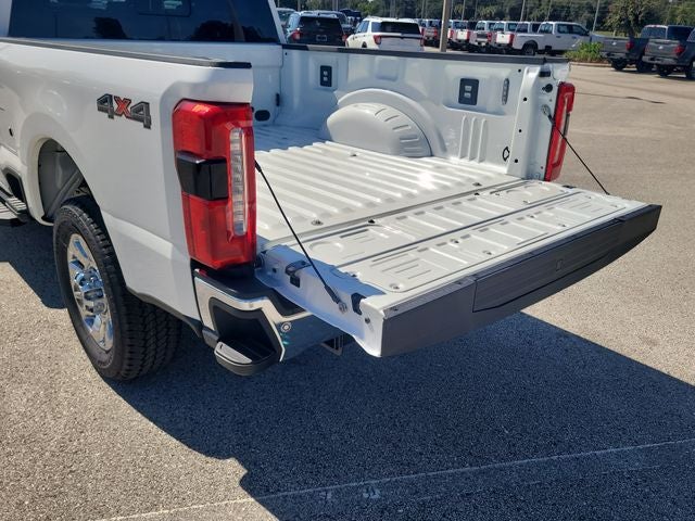 2026 Ford F-350SD Lariat 4WD CREW CAB