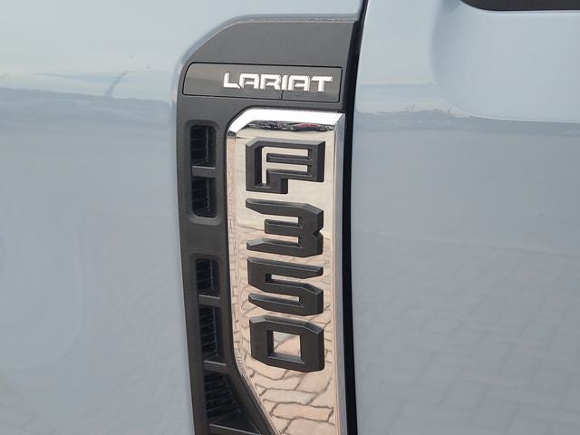 2026 Ford F-350SD Lariat 4WD CREW CAB