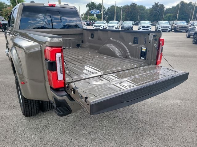 2026 Ford F-350SD Platinum DRW 4WD CREW CAB