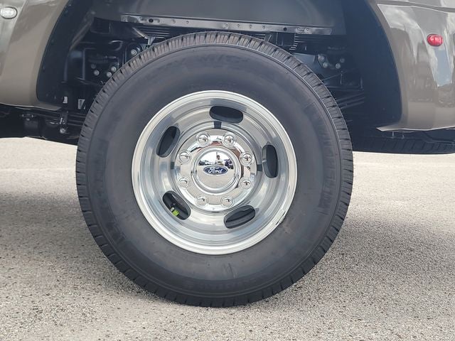 2026 Ford F-350SD Platinum DRW 4WD CREW CAB