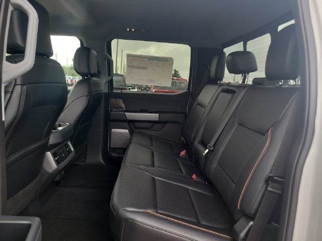 2026 Ford F-350SD Lariat DRW 4WD CREW CAB