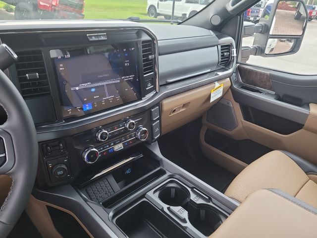 2026 Ford F-350SD Lariat DRW 4WD CREW CAB