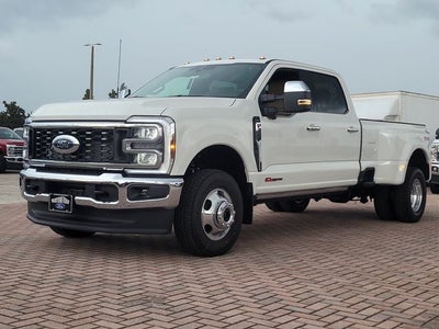 2026 Ford F-350SD Lariat DRW 4WD CREW CAB