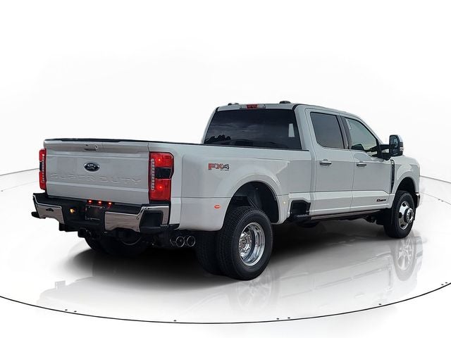 2026 Ford F-350SD Lariat DRW 4WD CREW CAB