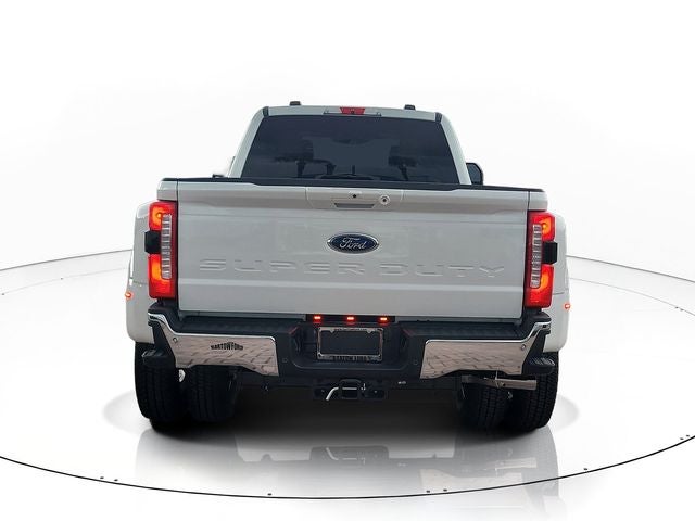 2026 Ford F-350SD Lariat DRW 4WD CREW CAB