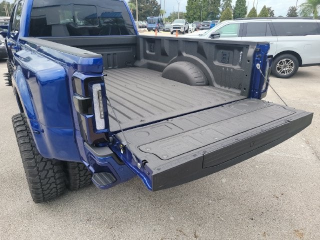2026 Ford F-350SD Platinum DRW / LIFTED WHEELS & TIRES