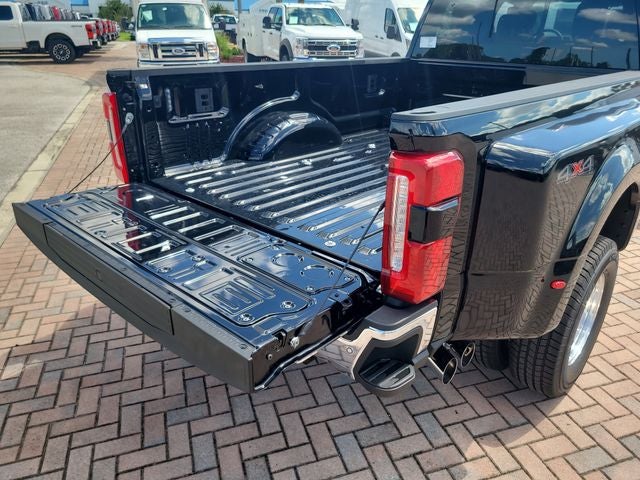 2026 Ford F-350SD King Ranch DRW 4WD CREW CAB