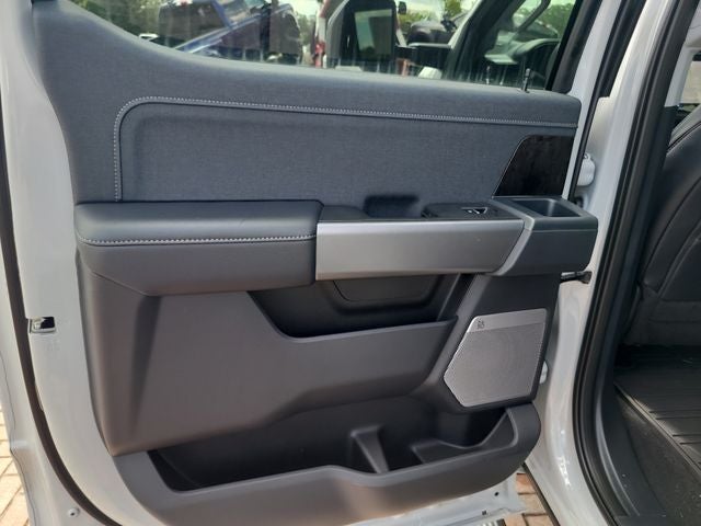 2026 Ford F-350SD Lariat DRW 4WD CREW CAB