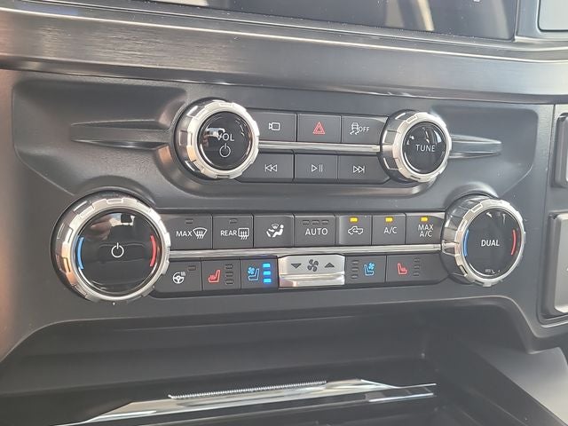 2026 Ford F-350SD Lariat DRW 4WD CREW CAB