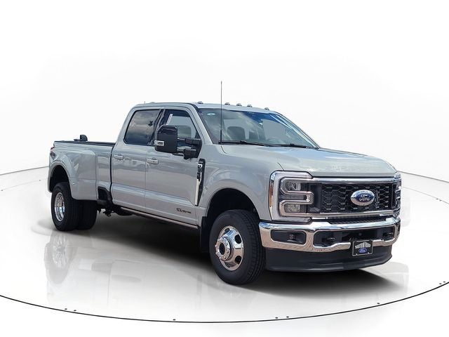 2026 Ford F-350SD Lariat DRW 4WD CREW CAB