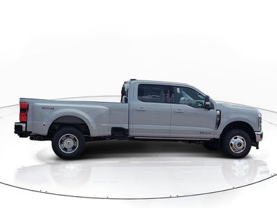 2026 Ford F-350SD Lariat DRW 4WD CREW CAB
