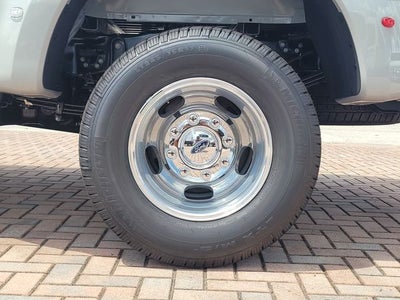 2026 Ford F-350SD Lariat DRW 4WD CREW CAB