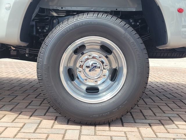 2026 Ford F-350SD Lariat DRW 4WD CREW CAB