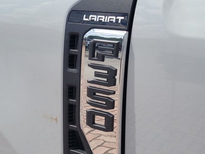 2026 Ford F-350SD Lariat DRW 4WD CREW CAB
