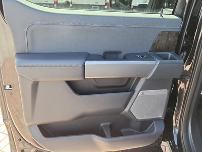 2026 Ford F-350SD Lariat DRW 4WD CREW CAB