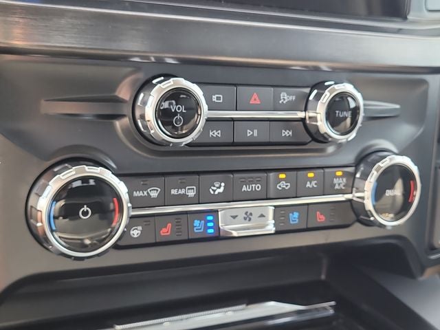2026 Ford F-350SD Lariat DRW 4WD CREW CAB