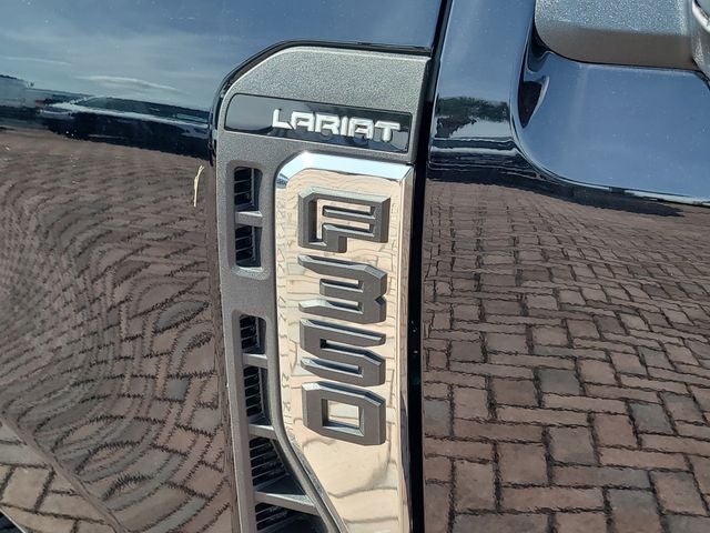 2026 Ford F-350SD Lariat DRW 4WD CREW CAB