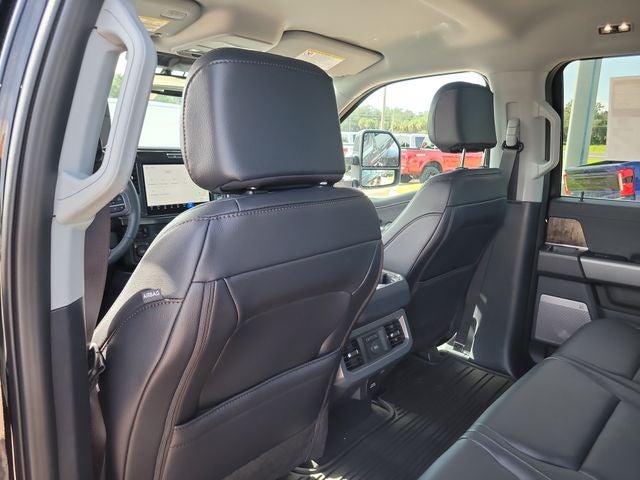 2026 Ford F-350SD Lariat DRW 4WD CREW CAB