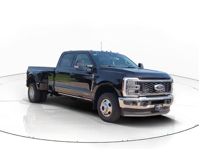 2026 Ford F-350SD Lariat DRW 4WD CREW CAB