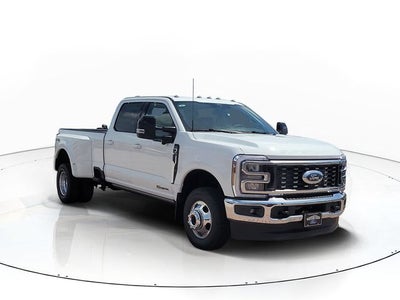 2026 Ford F-350SD Lariat DRW 4WD CREW CAB