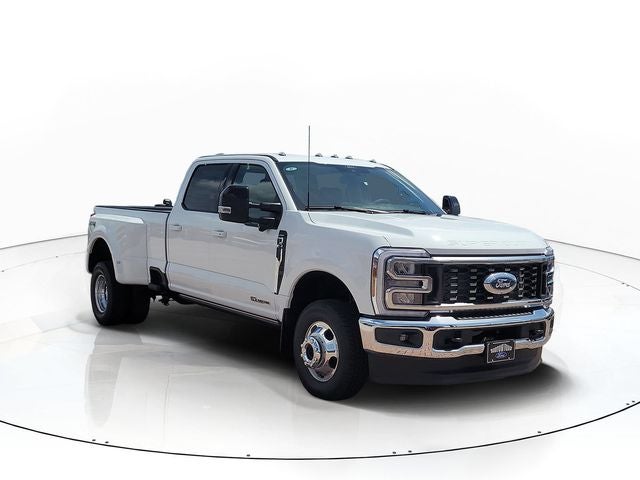 2026 Ford F-350SD Lariat DRW 4WD CREW CAB