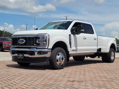 2026 Ford F-350SD Lariat DRW 4WD CREW CAB