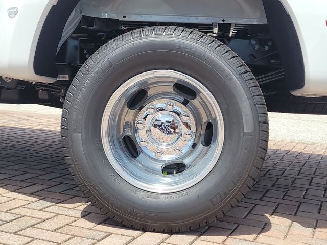 2026 Ford F-350SD Lariat DRW 4WD CREW CAB