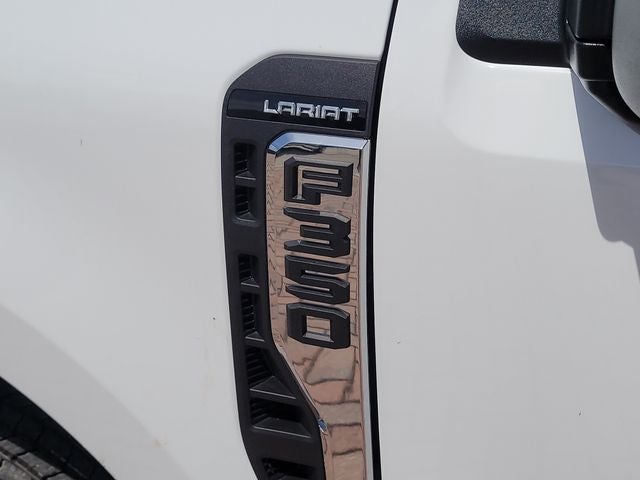 2026 Ford F-350SD Lariat DRW 4WD CREW CAB