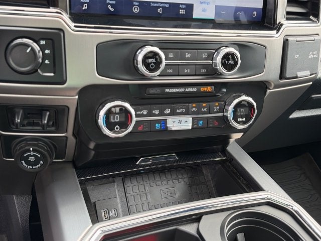 2022 Ford F-450SD Platinum