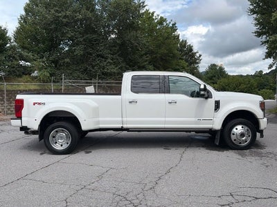2022 Ford F-450SD Platinum