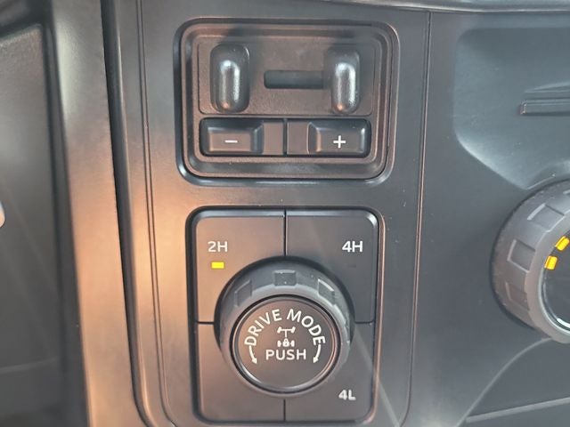 2025 Ford F-150 STX 5.0 V8