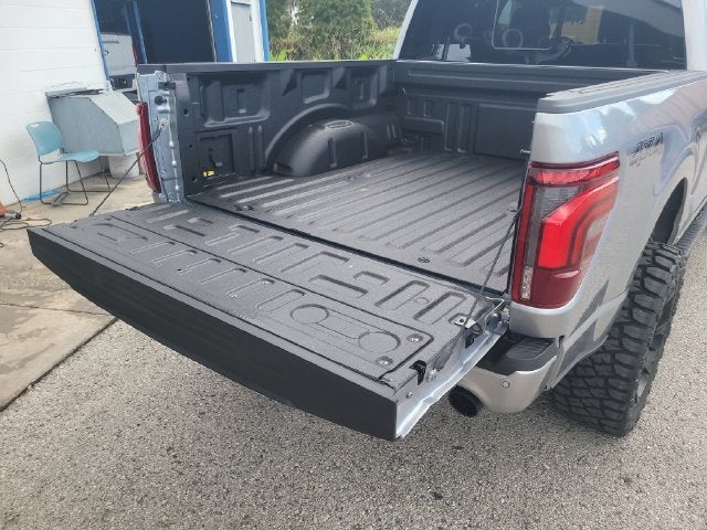 2026 Ford F-150 Lariat 4WD SUPERCREW LIFTED WHEELS & TIRES