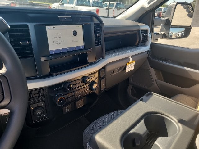 2027 Ford F-350SD XL 4WD REG CAB DRW