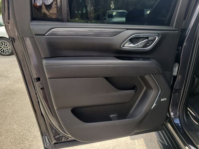 2023 GMC Yukon XL SLT LUXURY PACKAGE
